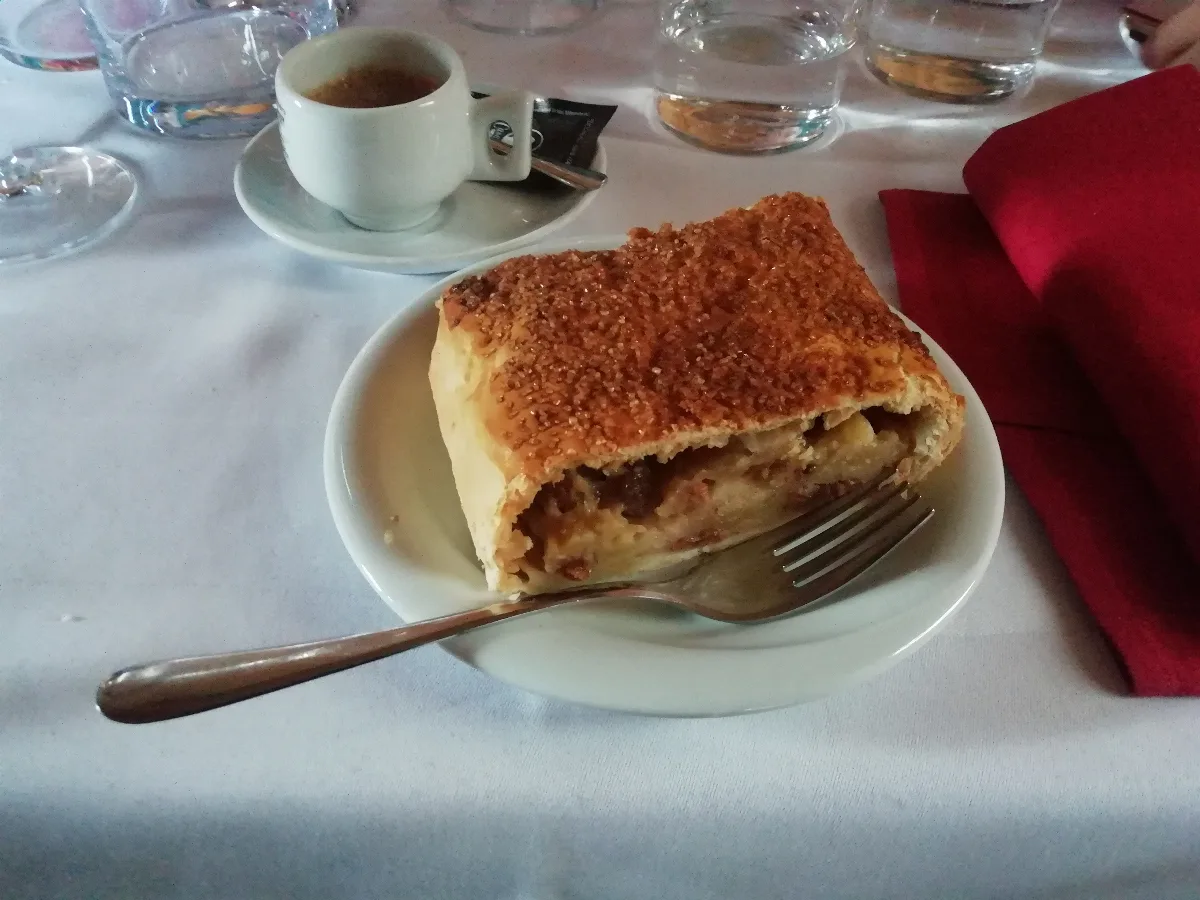 Jabolčni zavitek